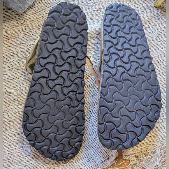 Birkenstock Gizeh Sandal Thong Birko-Flor Metallic Finish in Gold - Picture 6 of 6